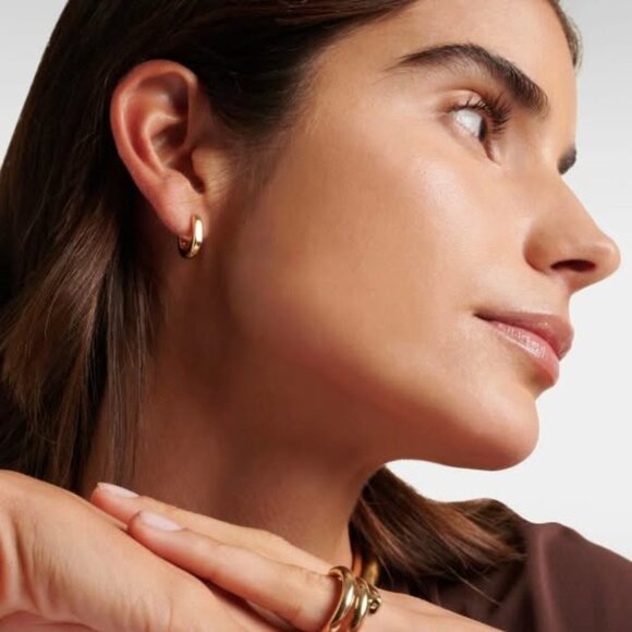 Jennifer Fisher Huggies 14k gold - Picture 2 of 5